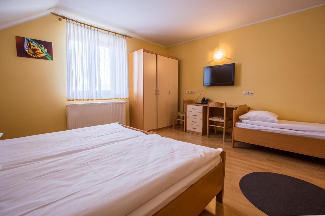 Guesthouse Beno Starše Exteriér fotografie