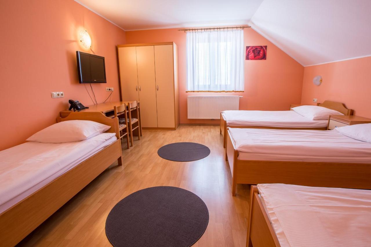 Guesthouse Beno Starše Exteriér fotografie