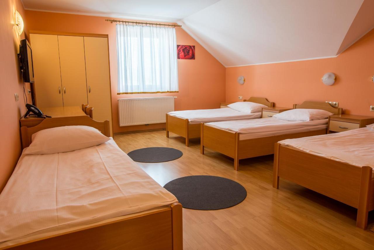 Guesthouse Beno Starše Exteriér fotografie